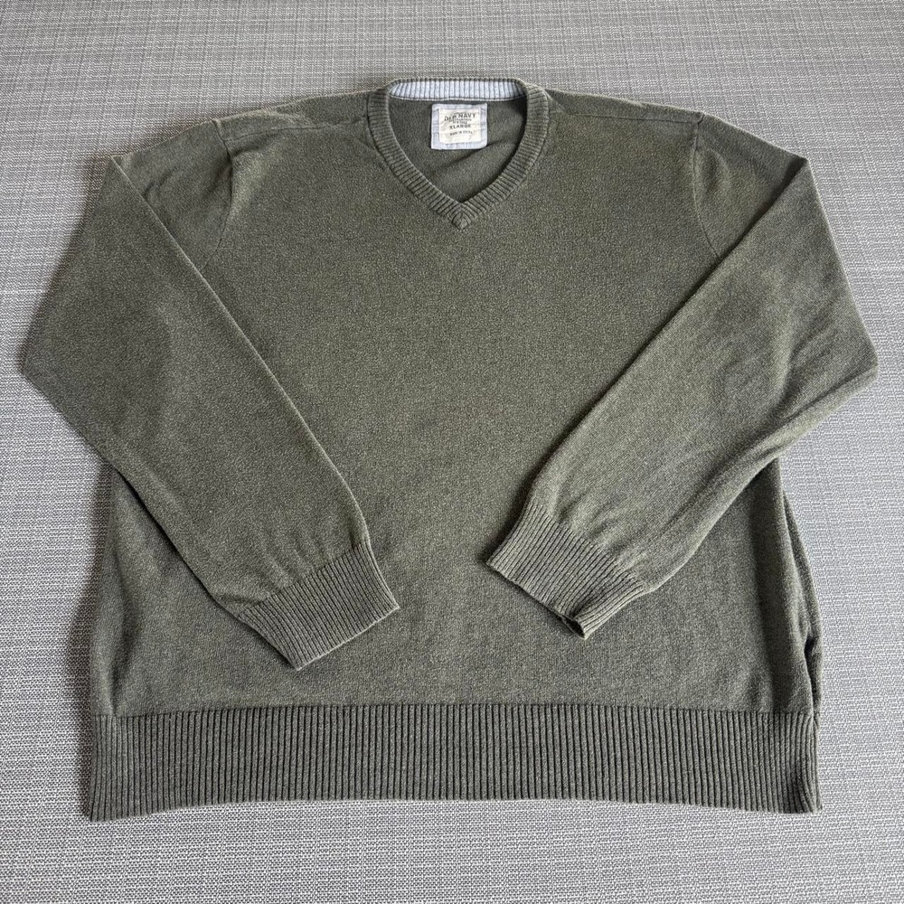 Old Navy green v-neck sweater size XL